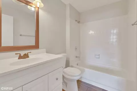 Bath - 1704 N Donovan St, Mchenry, IL 60050 photo 2 of 4