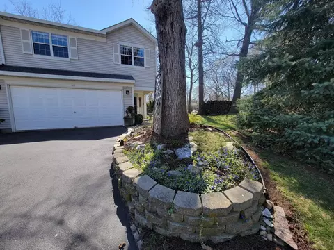 619 Buckskin Ln, Carpentersville, IL 60110