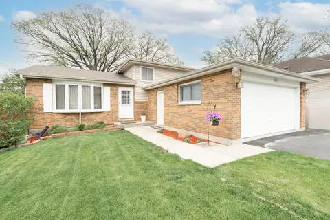 16021 Forest Ave, Oak Forest, IL 60452