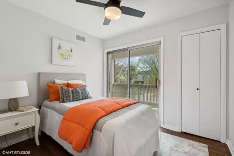 Bedroom - 535 Forest Ave, Evanston, IL 60202 photo 4 of 5