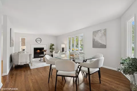 Dining - 535 Forest Ave, Evanston, IL 60202 photo 1 of 4