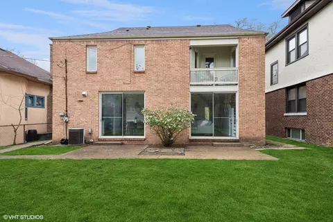 Exterior - 535 Forest Ave, Evanston, IL 60202 photo 2 of 3