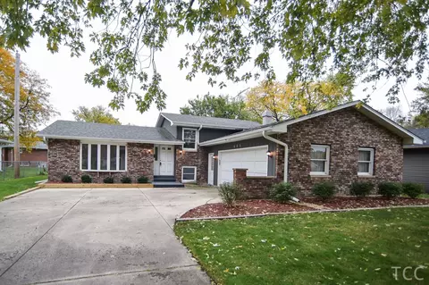 605 N Randall Rd, Aurora, IL 60506