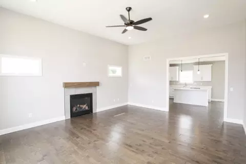 Living - 21 Fedor Cir, Bloomington, IL 61705 photo 3 of 6
