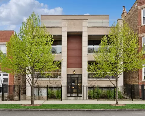 1621 W Superior St #1E, Chicago, IL 60622