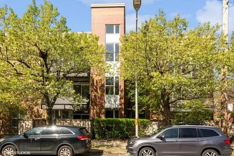 120 N Leavitt St #302, Chicago, IL 60612