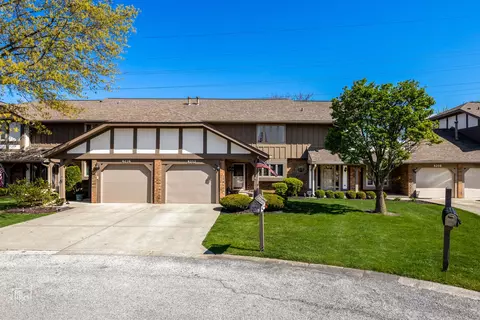 8212 Millbank Dr, Orland Park, IL 60462