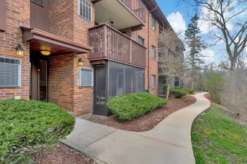 15125 Quail Hollow Dr #402, Orland Park, IL 60462