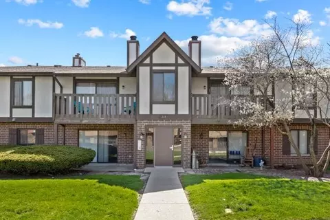 219 Uteg St #C, Crystal Lake, IL 60014