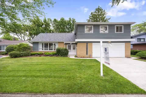 319 E Ivy Ln, Arlington Heights, IL 60004