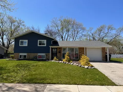 890 Olive St, Hoffman Estates, IL 60169