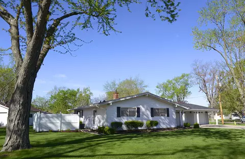 Exterior - 821 Tomahawk Dr, Ottawa, IL 61350 photo 5 of 5