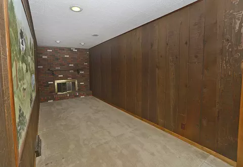 Living - 821 Tomahawk Dr, Ottawa, IL 61350 photo 1 of 1