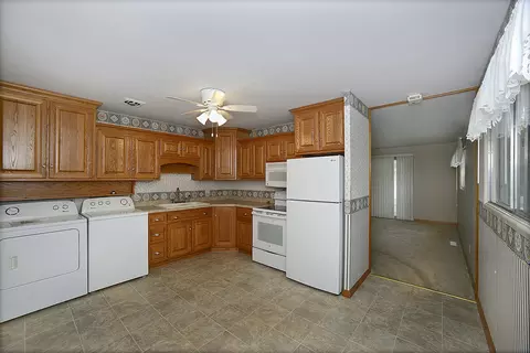 Kitchen - 821 Tomahawk Dr, Ottawa, IL 61350 photo 1 of 3