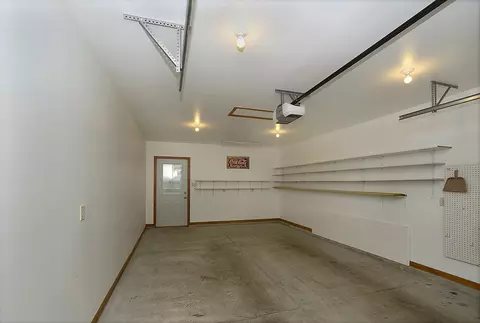 Exterior - 821 Tomahawk Dr, Ottawa, IL 61350 photo 2 of 5