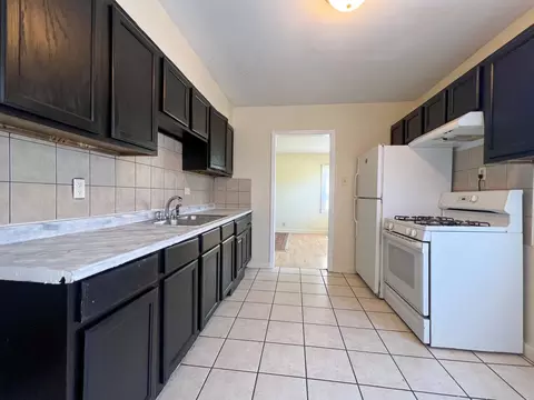 Kitchen - 14719 Loomis Ave, Harvey, IL 60426 photo 3 of 4