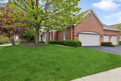 2121 Trowbridge Ct, Glenview, IL 60026