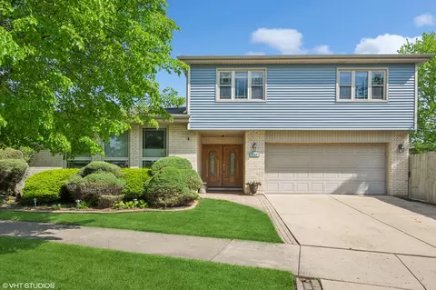 7962 Beckwith Rd, Morton Grove, IL 60053
