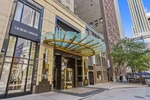 800 N Michigan Ave #2002, Chicago, IL 60611