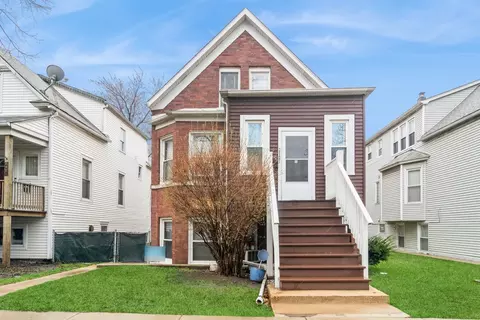 2925 W Roscoe St, Chicago, IL 60618