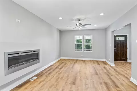 Living - 2728 E 76th St, Chicago, IL 60649 photo 2 of 4