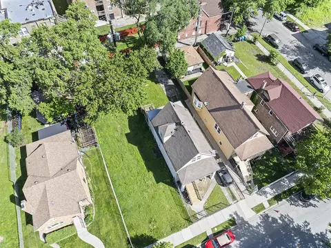 View/Area - 2728 E 76th St, Chicago, IL 60649 photo 3 of 8