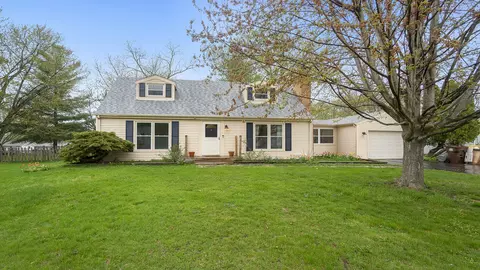 9313 Baldwin Dr, Machesney Park, IL 61115