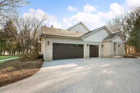 Exterior - 239 Wood Glen Ln, Oak Brook, IL 60523 photo 3 of 7