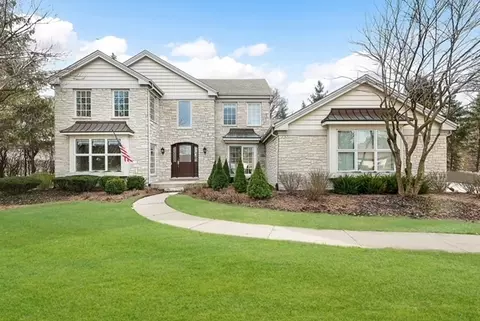 Exterior - 239 Wood Glen Ln, Oak Brook, IL 60523 photo 2 of 7