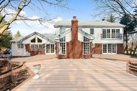 Exterior - 239 Wood Glen Ln, Oak Brook, IL 60523 photo 5 of 7
