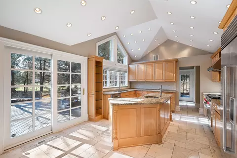 Kitchen - 239 Wood Glen Ln, Oak Brook, IL 60523 photo 2 of 4