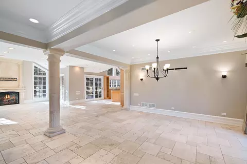 Living - 239 Wood Glen Ln, Oak Brook, IL 60523 photo 4 of 5