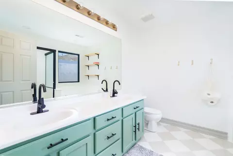 Bath - 17523 Gilbert Dr, Lockport, IL 60441 photo 2 of 4