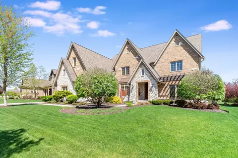 21321 S Forest View Dr, Shorewood, IL 60404