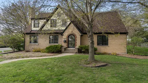 Exterior - 2902 E State St, Rockford, IL 61108 photo 2 of 5