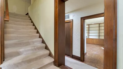 Entry Way - 2902 E State St, Rockford, IL 61108 photo 2 of 2