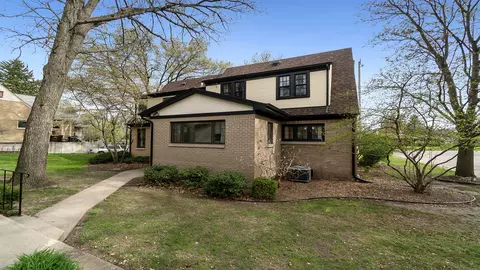 Exterior - 2902 E State St, Rockford, IL 61108 photo 3 of 5