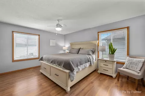 Bedroom - 852 Shorewood Dr, Bartlett, IL 60103 photo 1 of 4