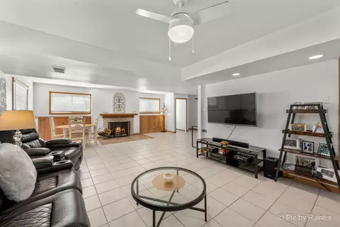 Kitchen - 852 Shorewood Dr, Bartlett, IL 60103 photo 3 of 3