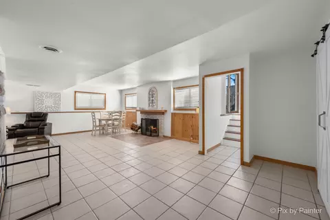 Living - 852 Shorewood Dr, Bartlett, IL 60103 photo 3 of 5