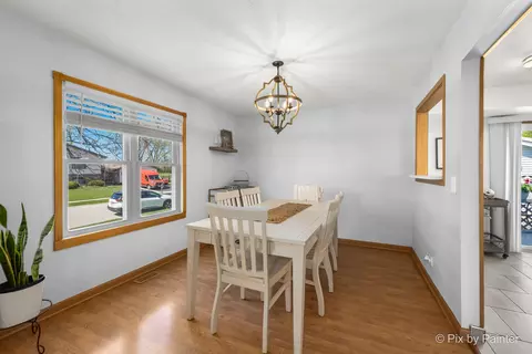 Dining - 852 Shorewood Dr, Bartlett, IL 60103 photo 2 of 2