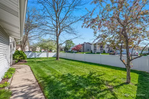 Exterior - 852 Shorewood Dr, Bartlett, IL 60103 photo 4 of 16