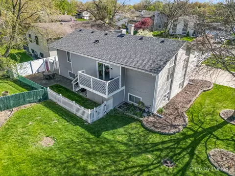 Exterior - 852 Shorewood Dr, Bartlett, IL 60103 photo 15 of 16