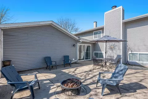 Exterior - 852 Shorewood Dr, Bartlett, IL 60103 photo 9 of 16
