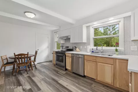 221 Mohawk Trl, Algonquin, IL 60102 photo 4