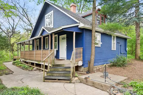 221 Mohawk Trl, Algonquin, IL 60102