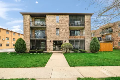 17515 Cedar Ln #1S, Tinley Park, IL 60477