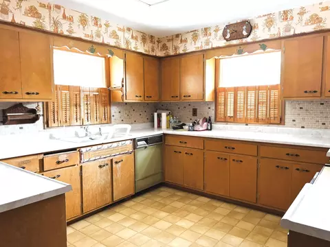 Kitchen - 3525 Carpenter St, Steger, IL 60475 photo 1 of 2