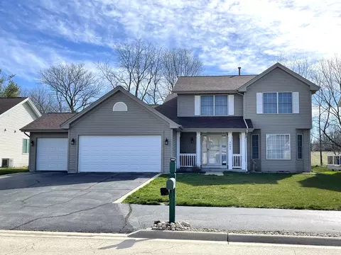 3695 Lakeshore Dr, Winnebago, IL 61088