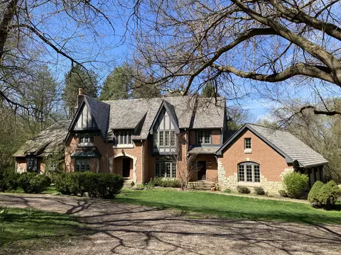 303 Ridge Rd, Barrington Hills, IL 60010